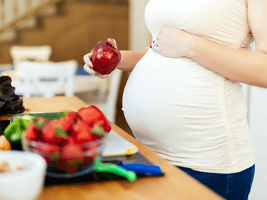 Ernährung in der Schwangerschaft - worauf Sie achten müssen